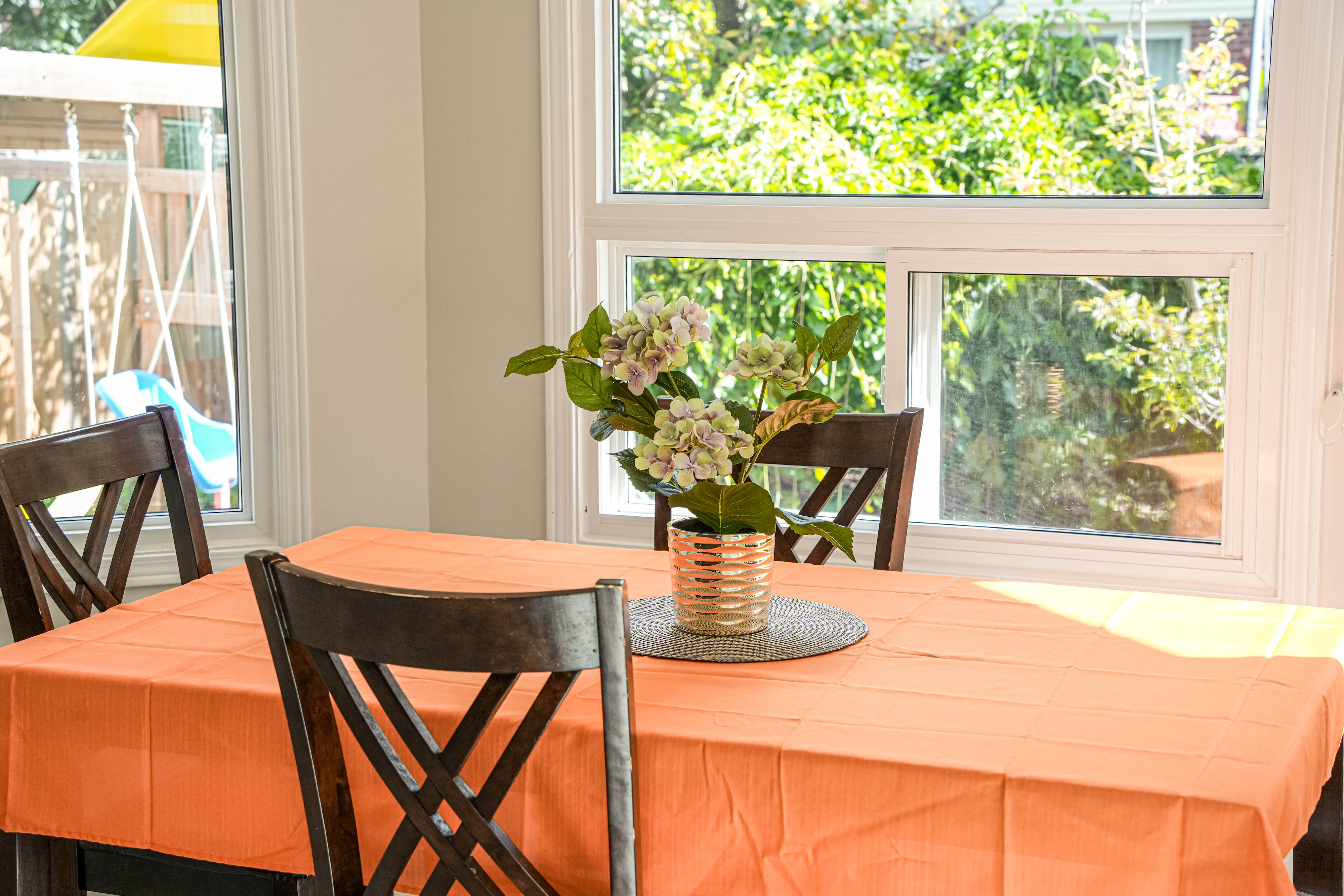 Dining Table Focus